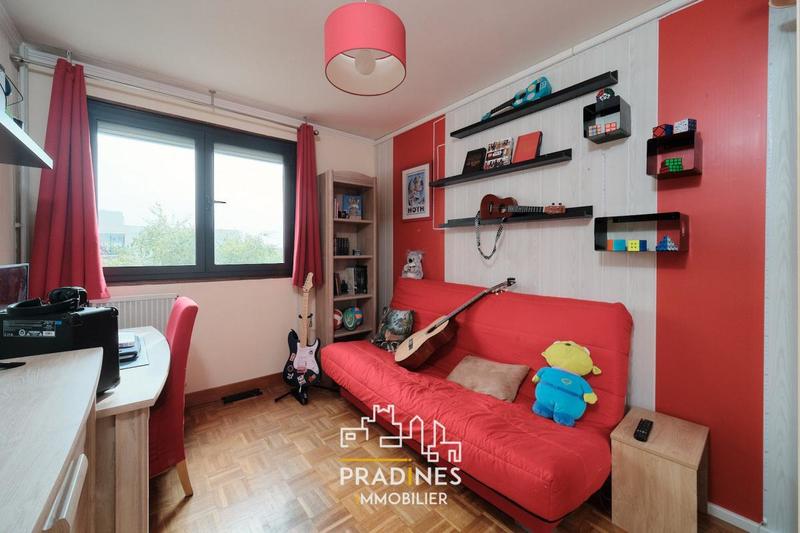 Appartement - 80 m² - 4 pièces