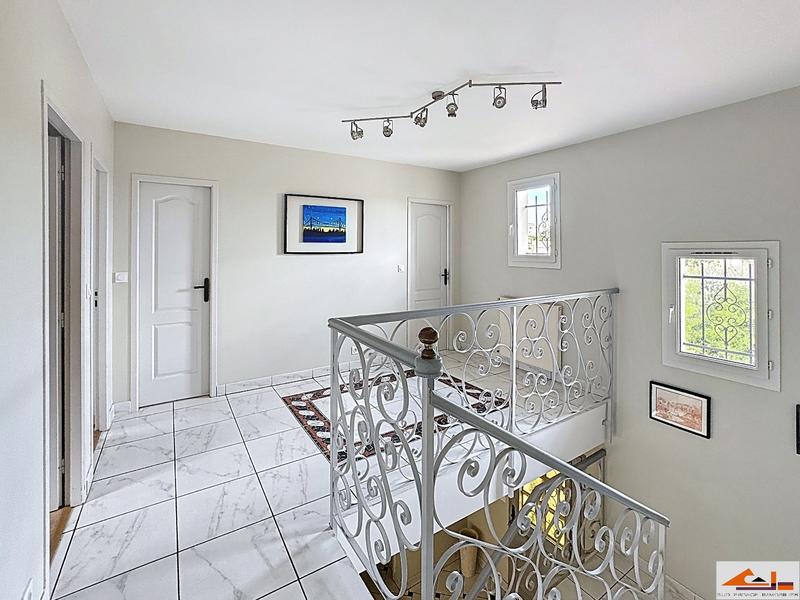 Maison - 184 m² - 7 pièces