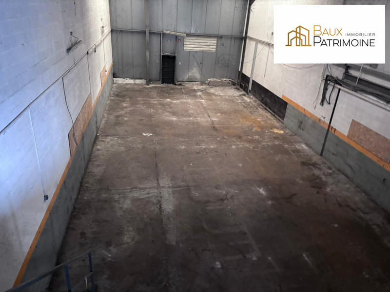 Entrepôt - 389 m²