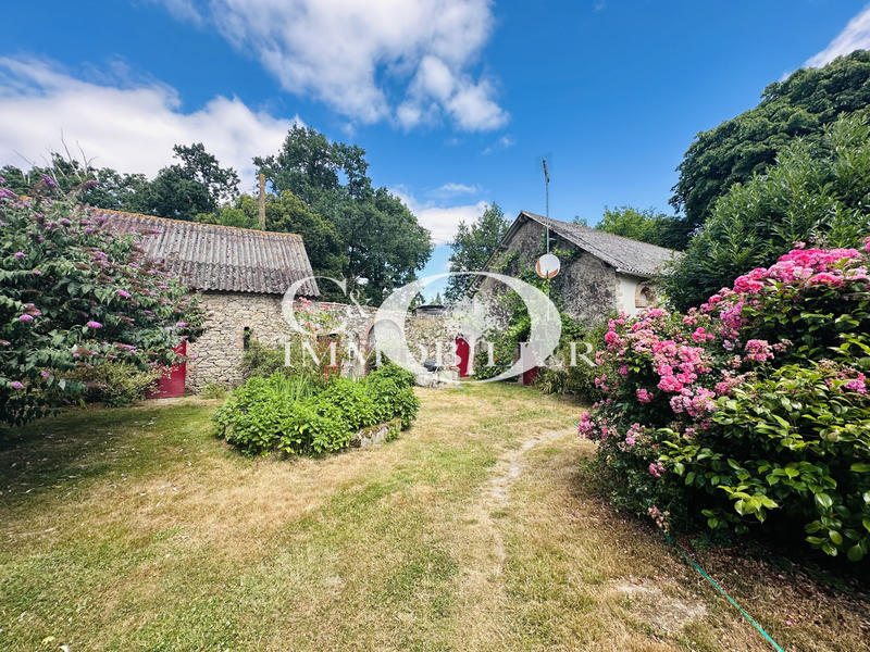 Maison - 364 m² - 6 pièces