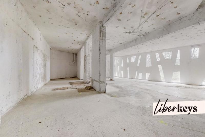 Maison - 232 m² - 1 pièce