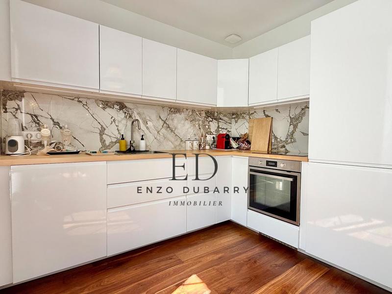 Appartement - 77 m² - 3 pièces