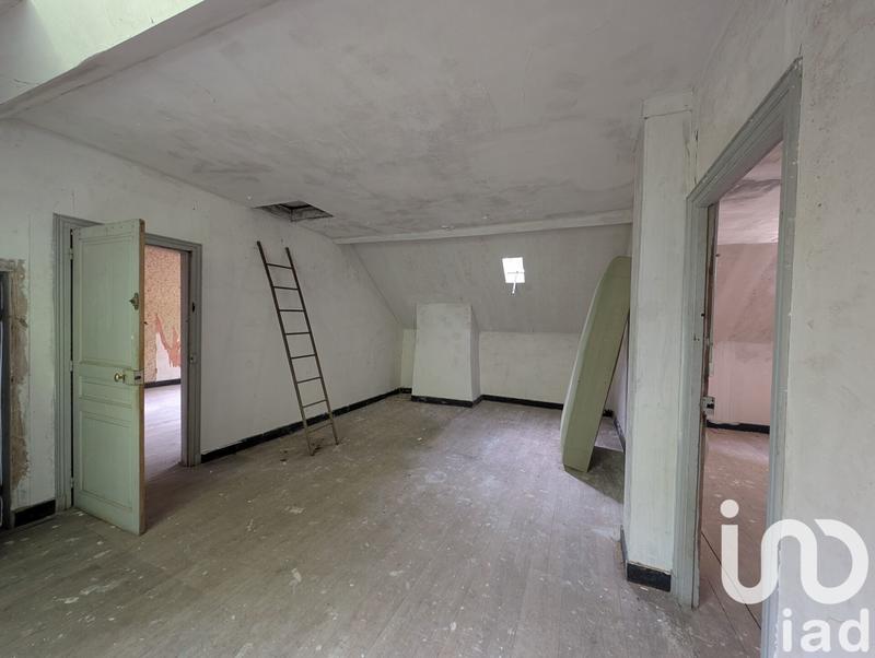 Maison - 253 m² - 7 pièces