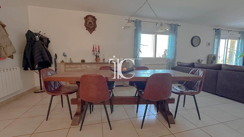 Maison - 96 m² - 4 pièces