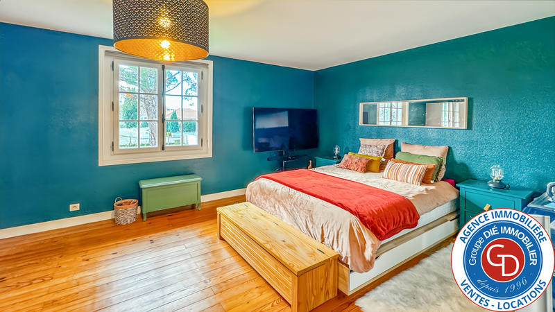 Maison - 207 m² - 8 pièces