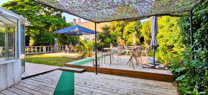 Maison - 335 m² - 8 pièces