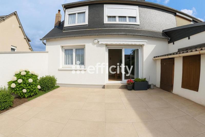 Maison - 96 m² - 5 pièces