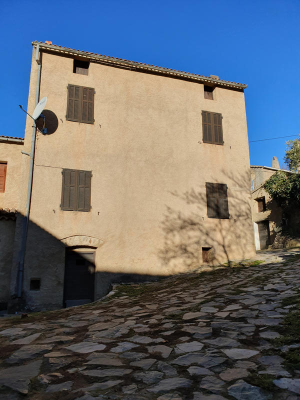 Maison de village - 110 m² - 5 pièces