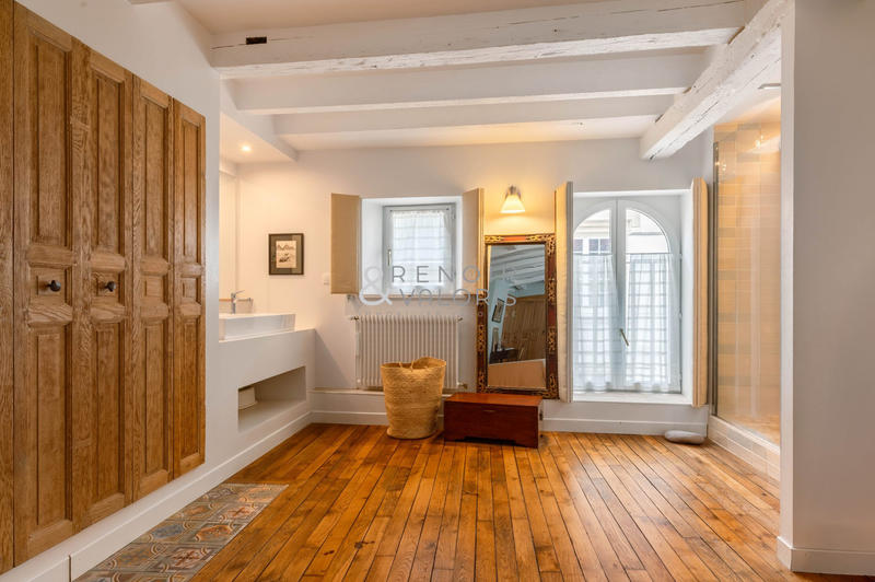 Appartement - 173 m² - 6 pièces