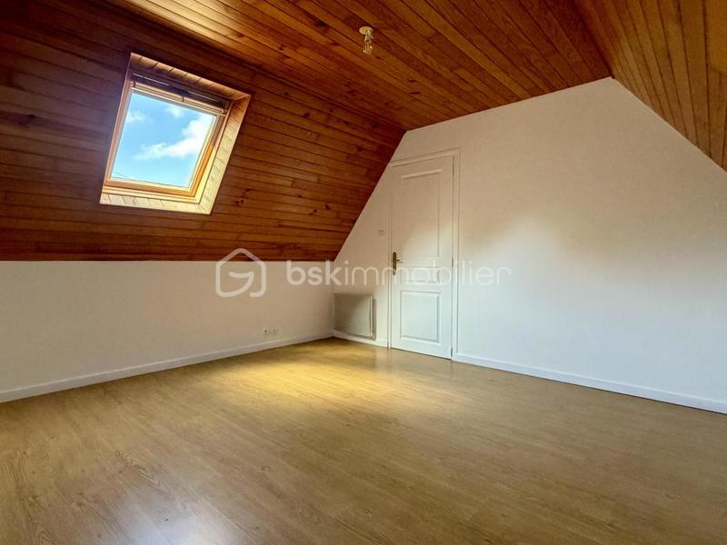 Maison - 350 m² - 25 pièces