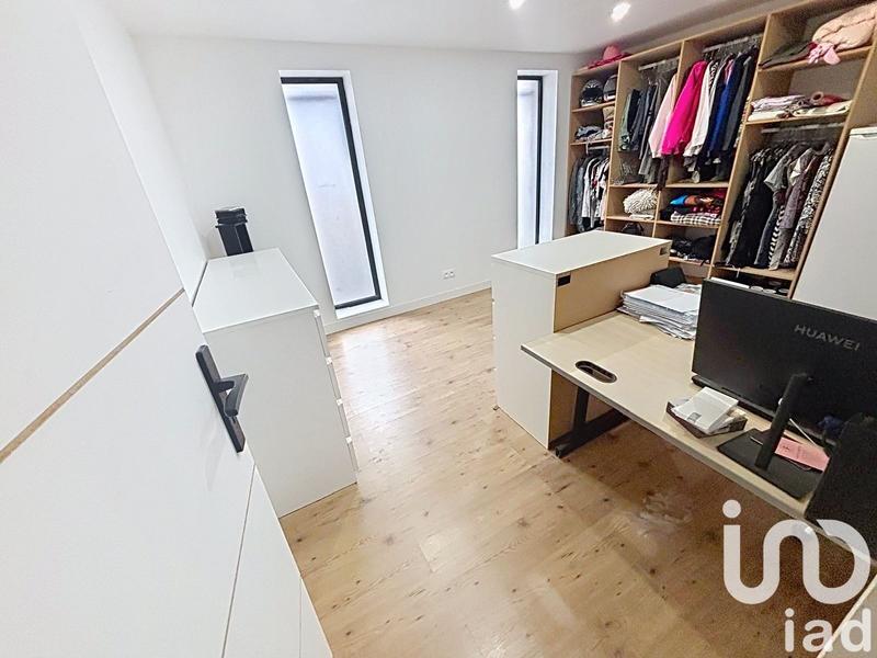 Maison - 280 m² - 9 pièces