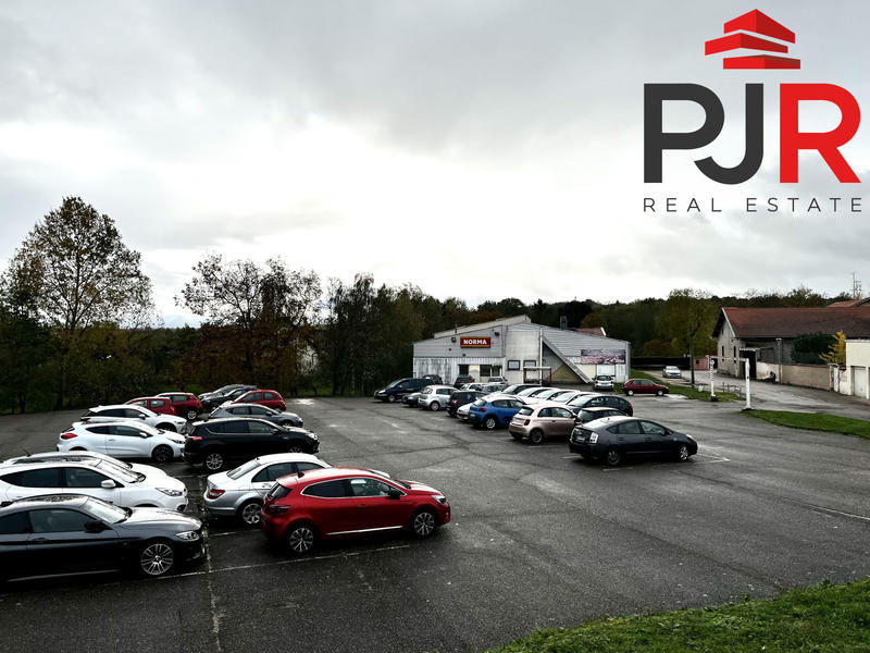 Local commercial - 1 079 m²