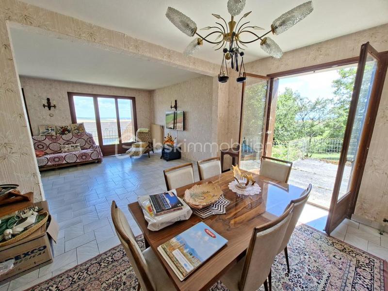 Maison de village - 181 m² - 7 pièces