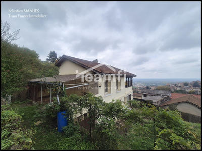 Maison - 168 m² - 10 pièces