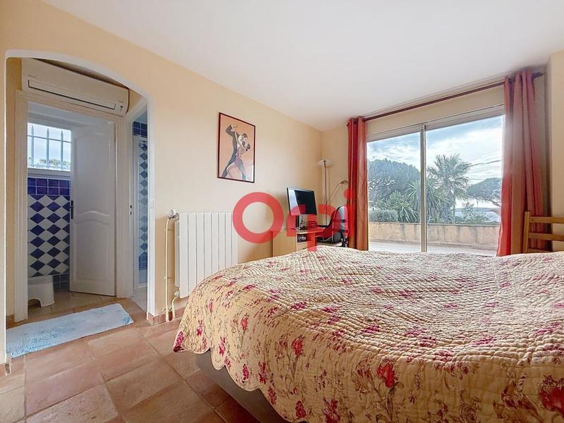 Maison - 305 m² - 5 pièces