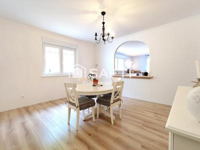 Maison - 213 m² - 7 pièces