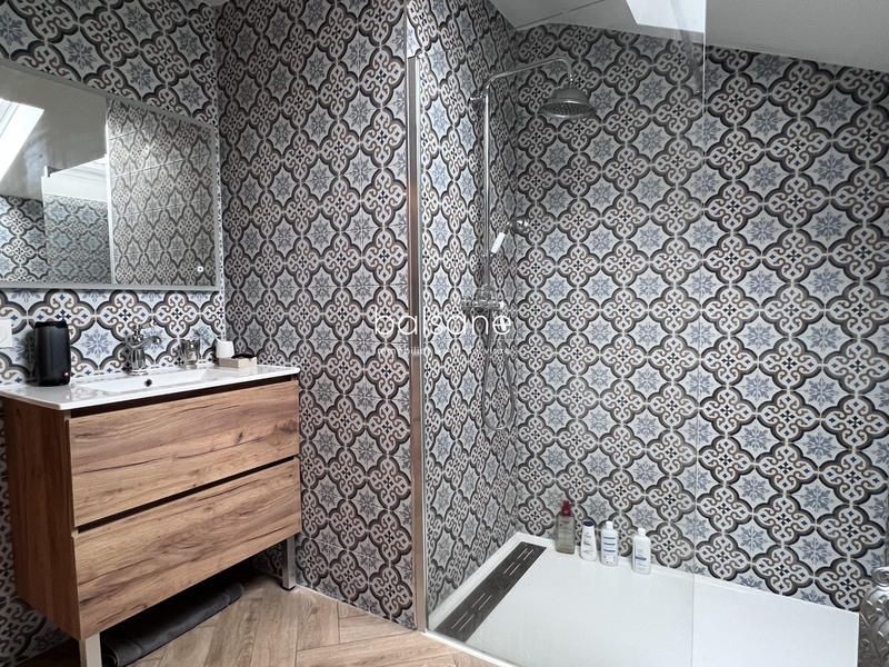 Maison - 316 m² - 10 pièces