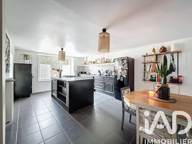 Maison - 247 m² - 6 pièces