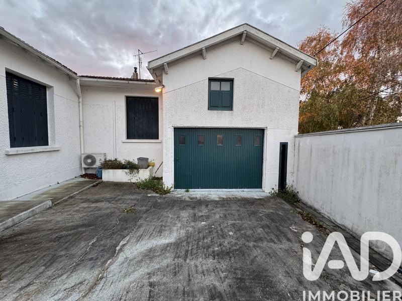 Maison - 250 m² - 8 pièces