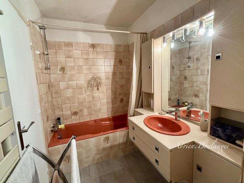 Appartement ancien - 82 m² - 4 pièces