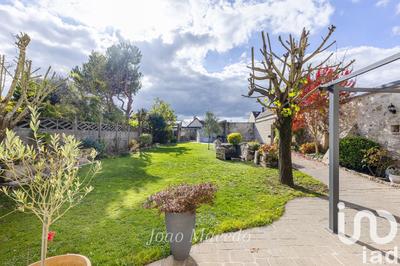 Maison - 240 m² - 6 pièces