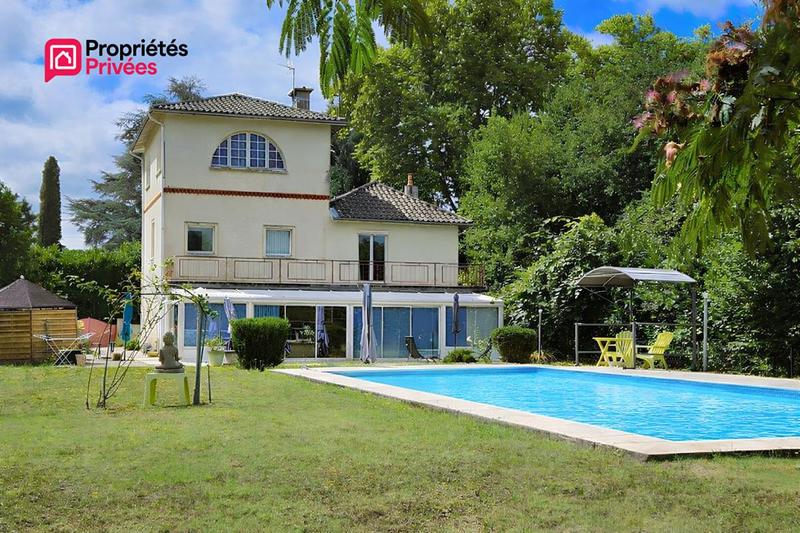 Maison - 350 m² - 8 pièces