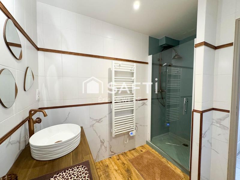 Maison - 198 m² - 7 pièces