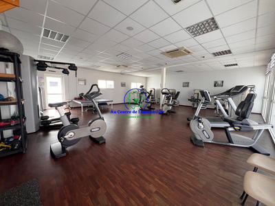 Local d'activités - 300 m² - 13 pièces