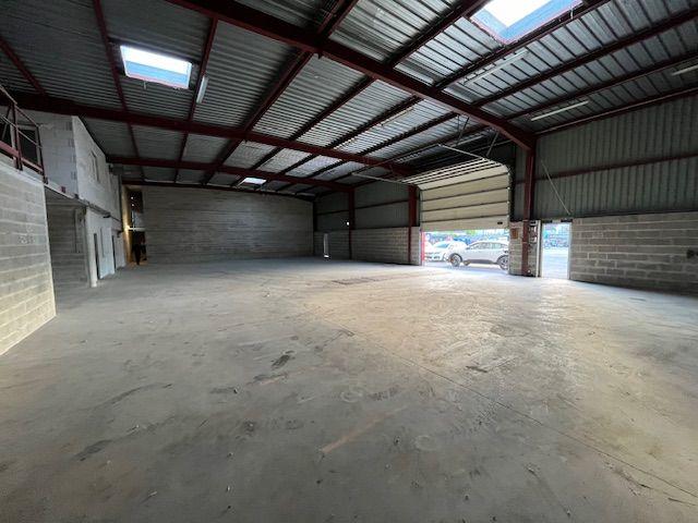 Entrepôt - 530 m²