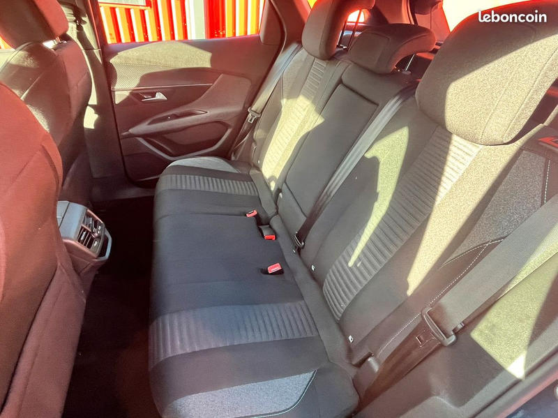 Peugeot 3008 active pack 1.2i eh hybrid / 2023 / 45000 kms