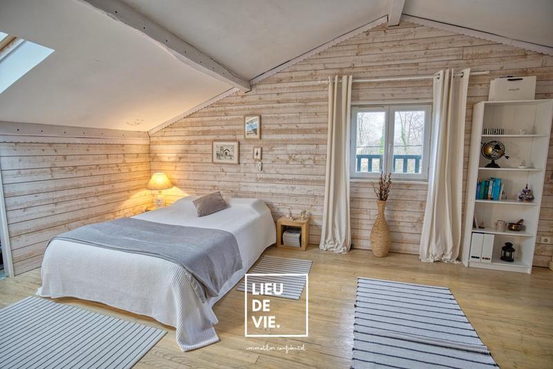 Maison ancienne - 210 m² - 8 pièces