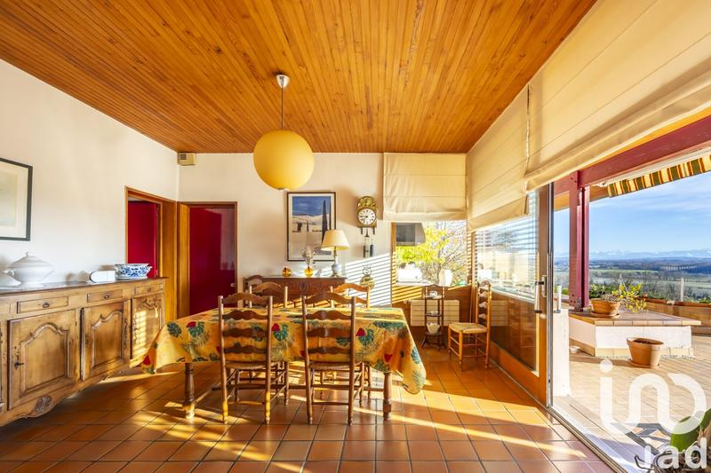 Maison - 300 m² - 6 pièces