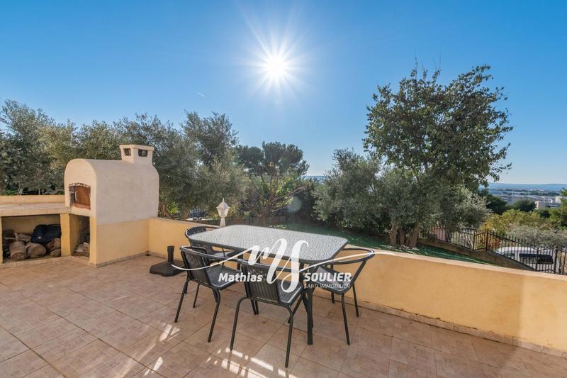 Villa - 260 m² - 9 pièces