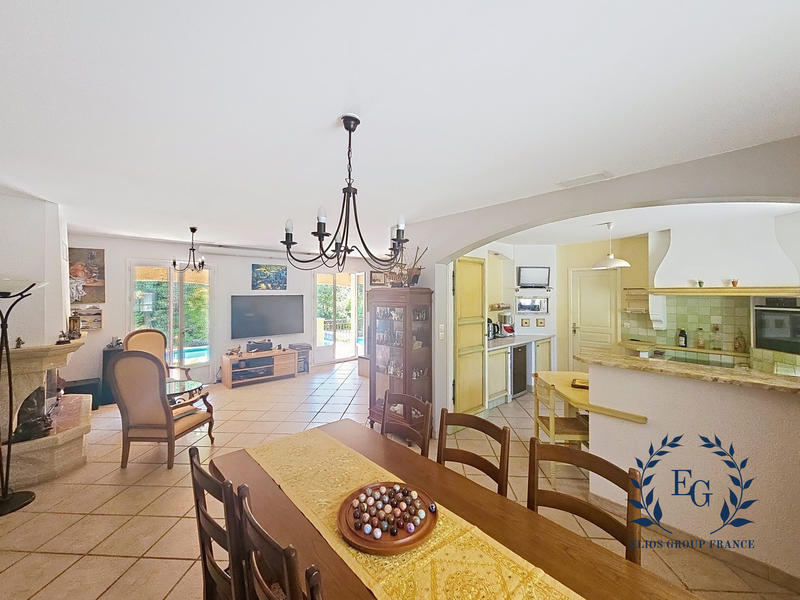 Maison - 107 m² - 4 pièces