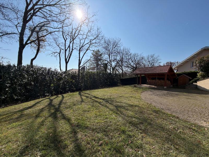 Maison - 213 m² - 8 pièces