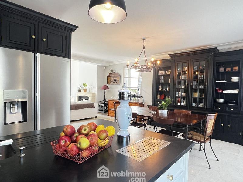 Maison - 190 m² - 6 pièces