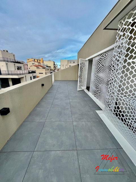 Appartement - 85 m² - 3 pièces