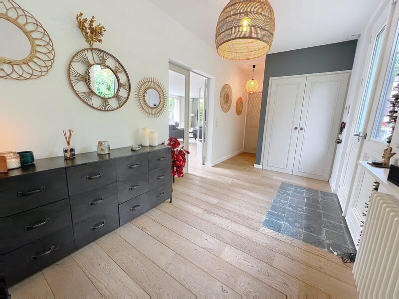 Villa - 200 m² - 6 pièces