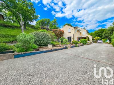 Maison - 171 m² - 7 pièces