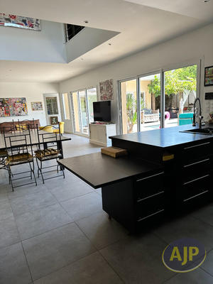 Maison - 184 m² - 6 pièces