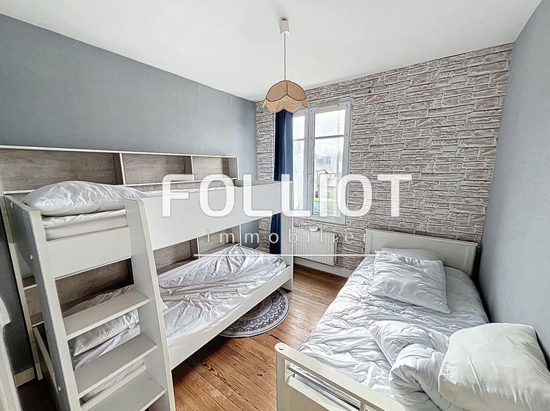 Maison - 169 m² - 12 pièces