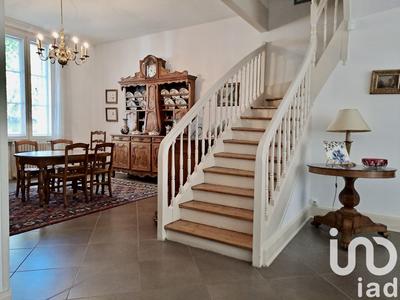 Maison - 280 m² - 8 pièces