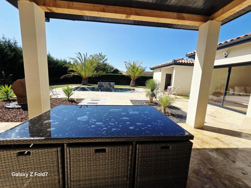 Maison - 161 m² - 5 pièces