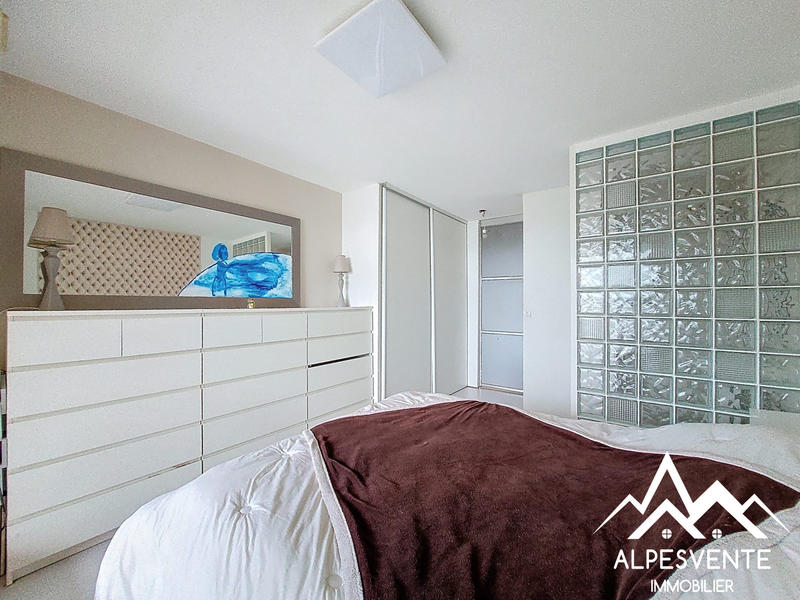 Appartement - 102 m² - 4 pièces