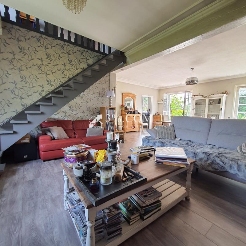 Pavillon - 170 m² - 9 pièces