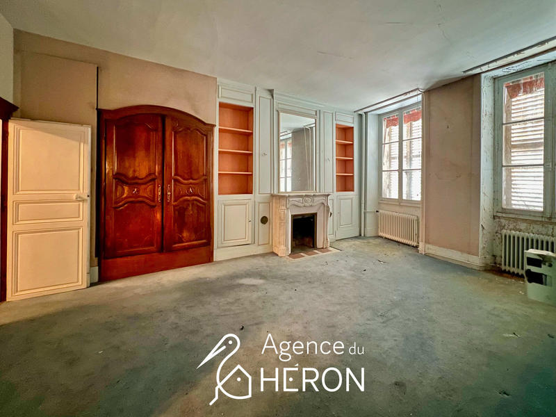 Maison - 470 m² - 19 pièces