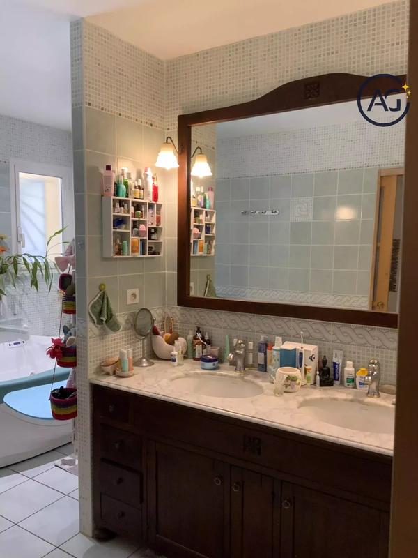 Maison - 171 m² - 5 pièces