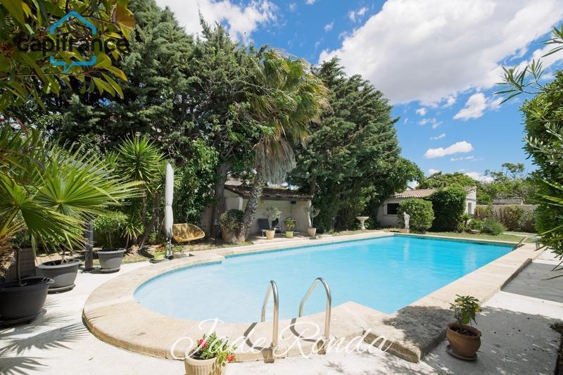 Maison - 365 m² - 11 pièces