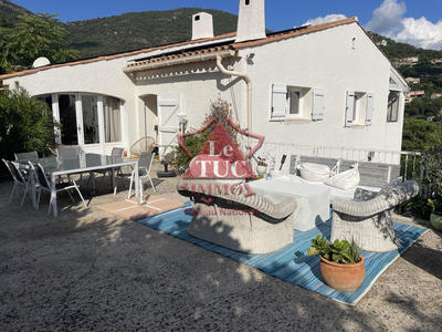 Villa - 180 m² - 8 pièces
