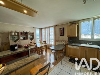 Appartement - 80 m² - 4 pièces